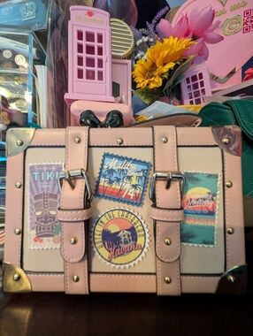 Stylish Cream and Tan Women's Bag